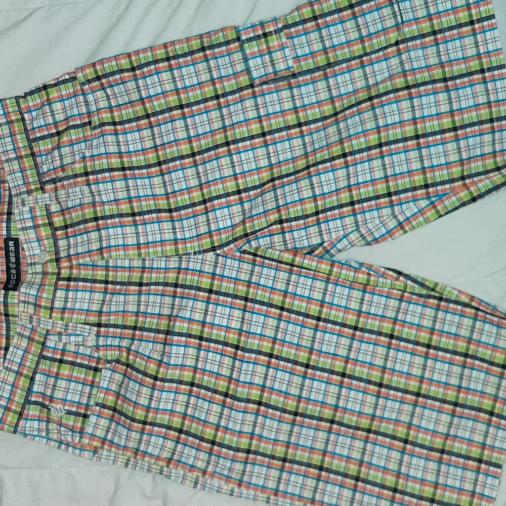 Men's Roca Wear multi-colored plaid shorts. Size 38